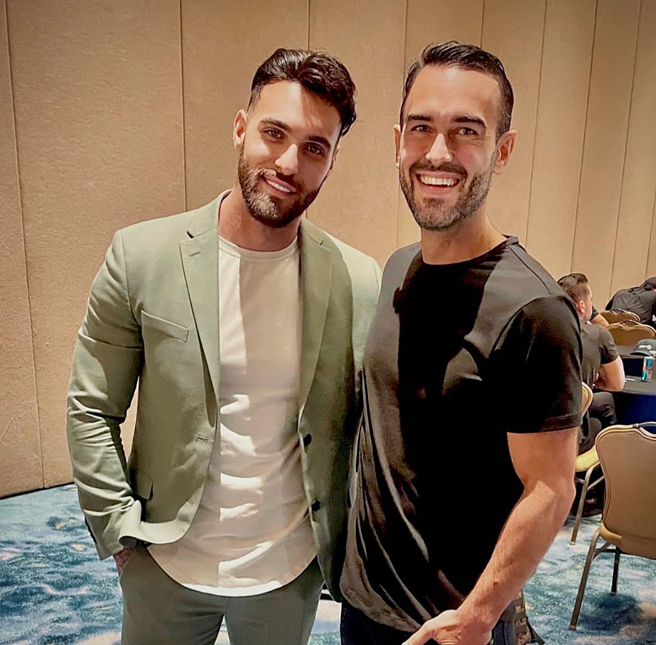 Dale Parducci with entrepreneur and author Craig Ballantyne at a business conference